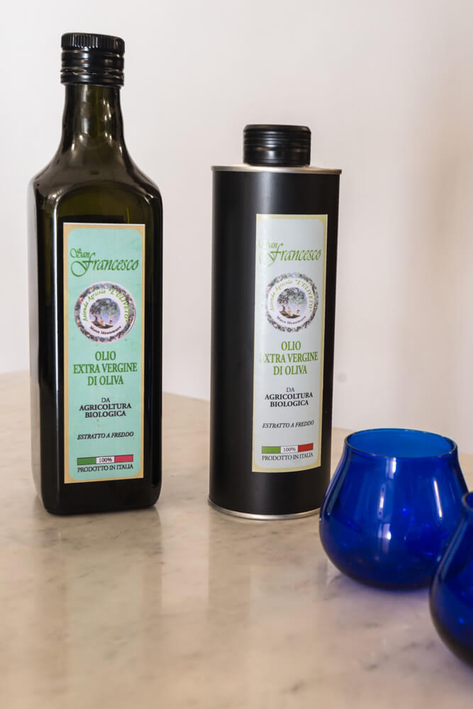 bottiglia-latta-olio-confezionato-moom-matera-olive-oil-museum-museo-olio-oliva