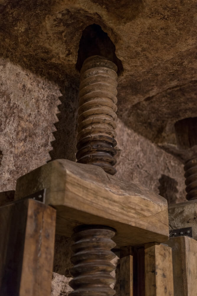 dettaglio-torchio-moom-matera-olive-oil-museum-museo-olio-oliva